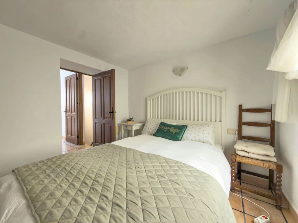 Casa de 2 habitaciones en Yunquera en venta - 85.000 € (Ref: 9643698)