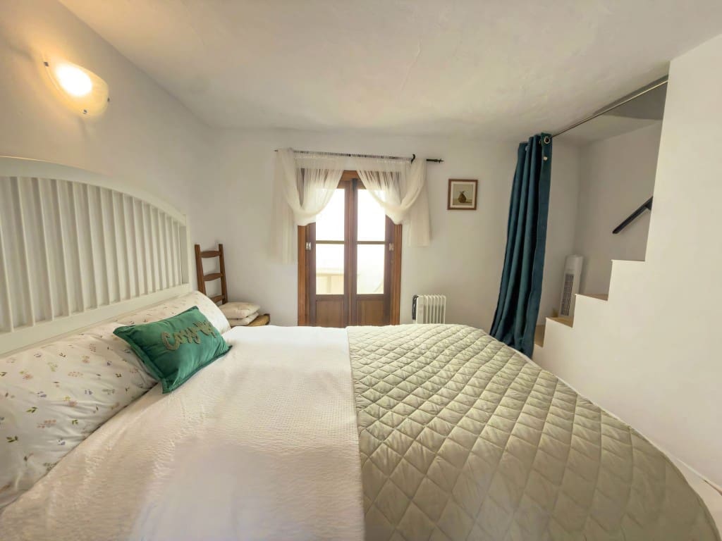 Casa de 2 habitaciones en Yunquera en venta - 85.000 € (Ref: 9643698)