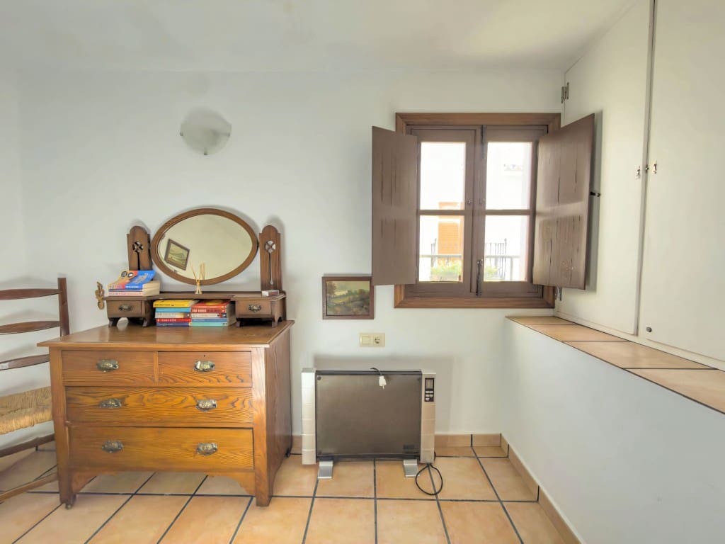 Casa de 2 habitaciones en Yunquera en venta - 85.000 € (Ref: 9643698)