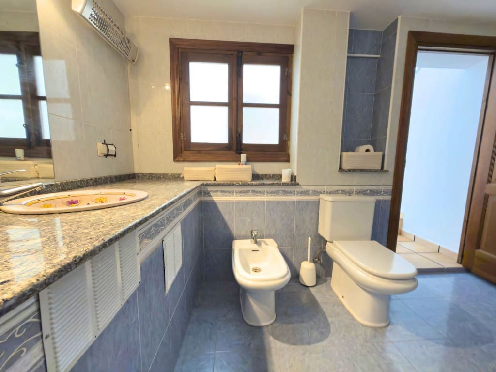 Casa de 2 habitaciones en Yunquera en venta - 85.000 € (Ref: 9643698)