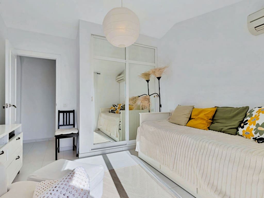 2 bedroom Penthouse for sale in Fuengirola with pool - € 395,000 (Ref: 9643699)