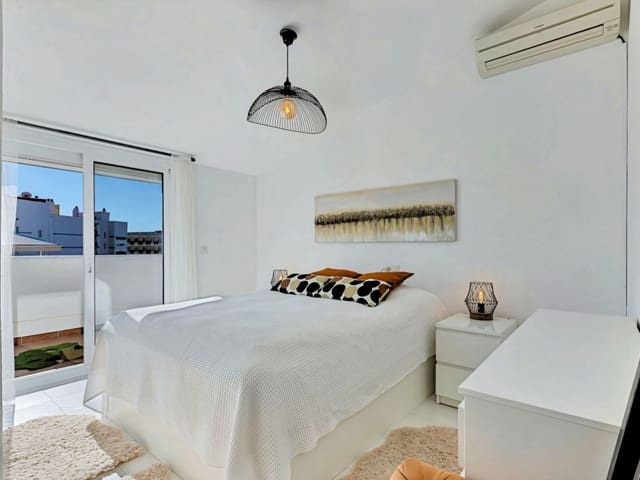 2 bedroom Penthouse for sale in Torreblanca, Fuengirola with pool - € 395,000 (Ref: 9643699)