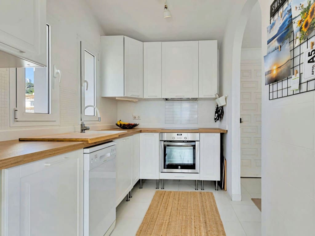 2 bedroom Penthouse for sale in Fuengirola with pool - € 395,000 (Ref: 9643699)