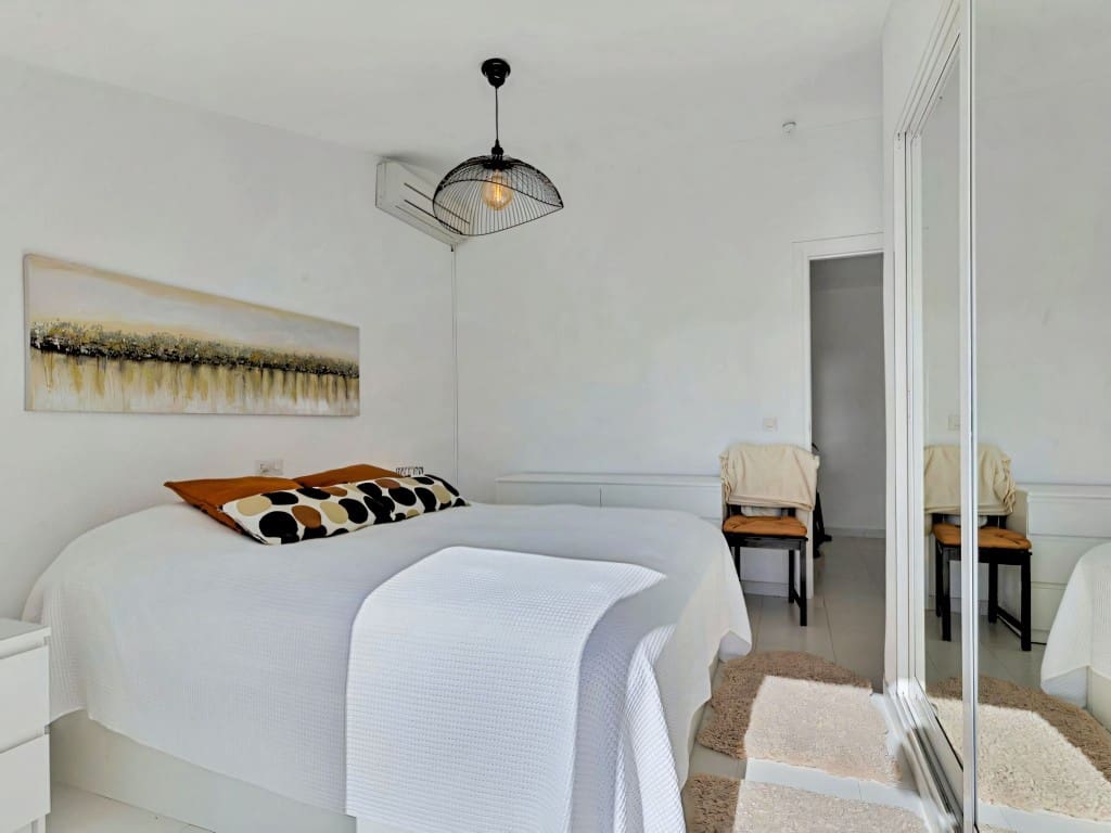 2 bedroom Penthouse for sale in Fuengirola with pool - € 395,000 (Ref: 9643699)