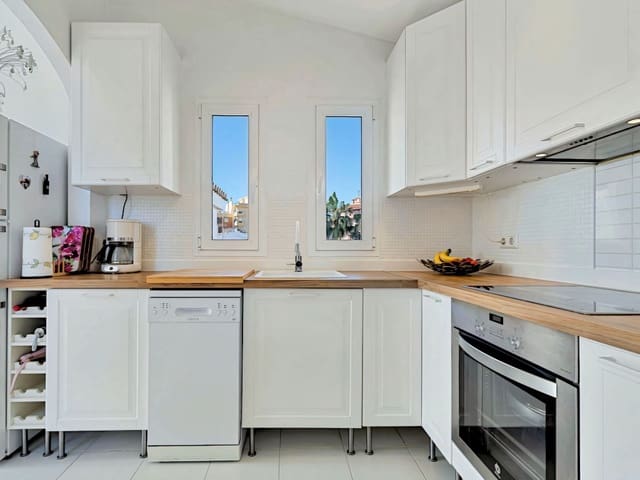 2 bedroom Penthouse for sale in Torreblanca, Fuengirola with pool - € 395,000 (Ref: 9643699)