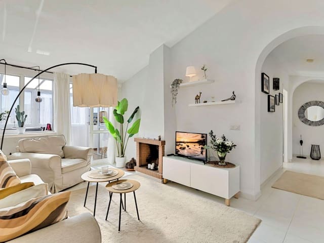 2 bedroom Penthouse for sale in Torreblanca, Fuengirola with pool - € 395,000 (Ref: 9643699)