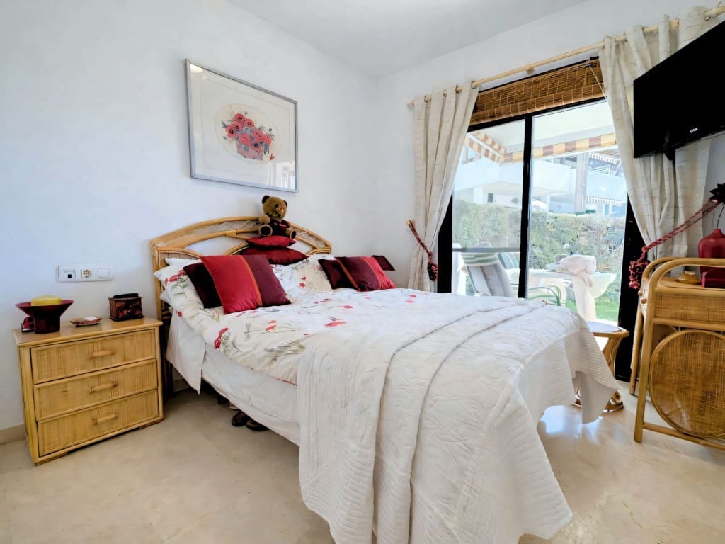 Apartamento de 2 habitaciones en Riviera del Sol en venta con piscina - 289.950 € (Ref: 9647551)