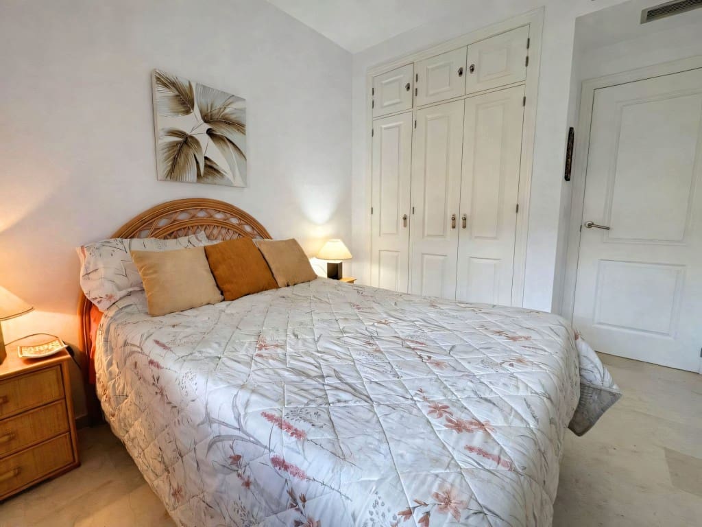 Apartamento de 2 habitaciones en Riviera del Sol en venta con piscina - 289.950 € (Ref: 9647551)