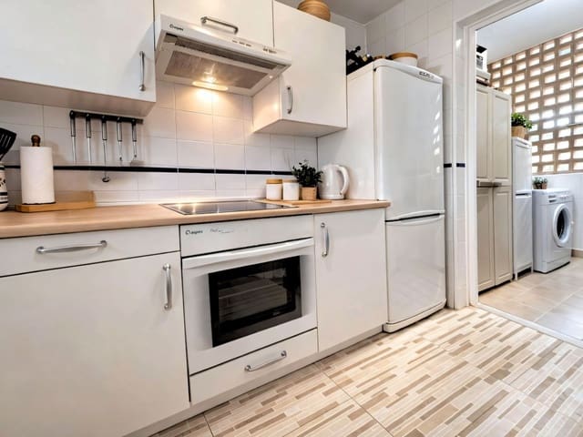 Apartamento de 2 habitaciones en Riviera del Sol, Mijas en venta con piscina - 289.950 € (Ref: 9647551)