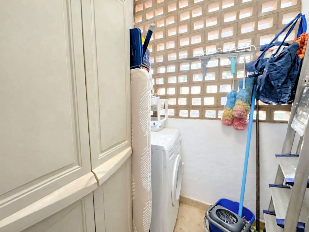 Apartamento de 2 habitaciones en Riviera del Sol en venta con piscina - 289.950 € (Ref: 9647551)