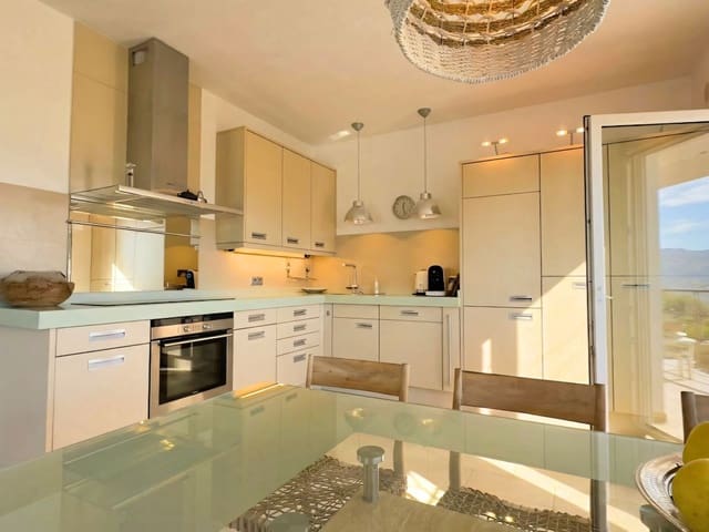 4 quarto Moradia para venda em Guaro com piscina garagem - 995 000 € (Ref: 9647552)