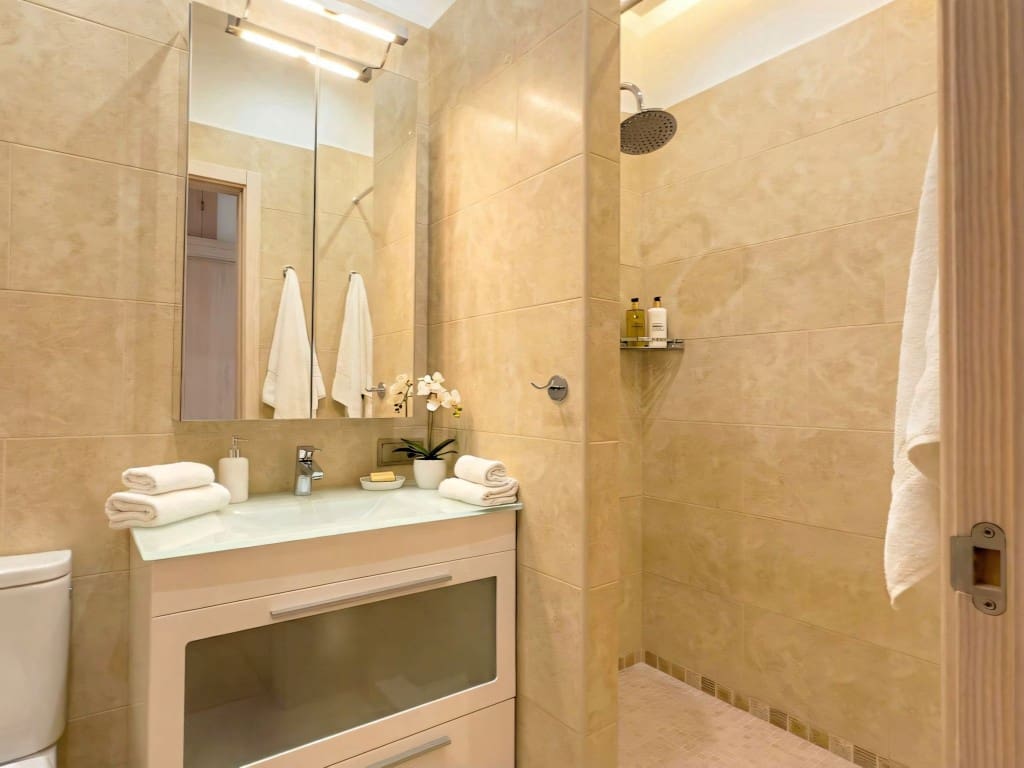 4 quarto Moradia para venda em Guaro com piscina garagem - 995 000 € (Ref: 9647552)