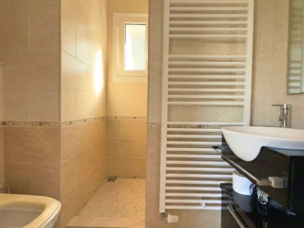 4 quarto Moradia para venda em Guaro com piscina garagem - 995 000 € (Ref: 9647552)