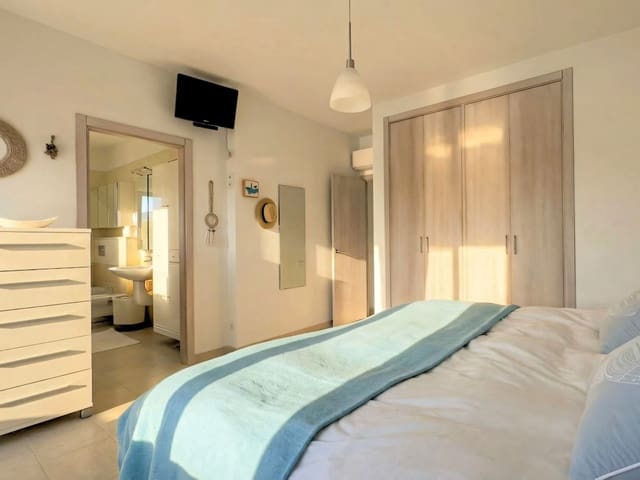 4 quarto Moradia para venda em Guaro com piscina garagem - 995 000 € (Ref: 9647552)