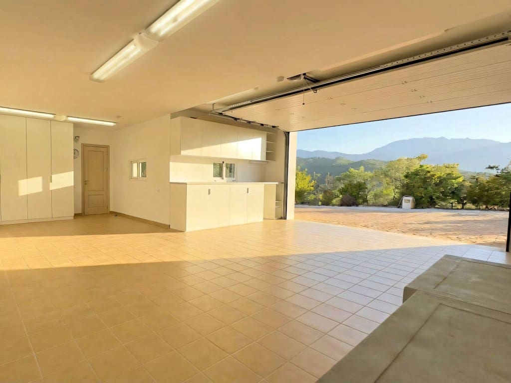 4 quarto Moradia para venda em Guaro com piscina garagem - 995 000 € (Ref: 9647552)