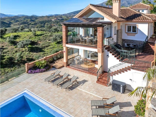 4 soveværelse Villa til salg i Mijas Costa, Mijas med swimmingpool garage - € 1.430.000 (Ref: 9647553)