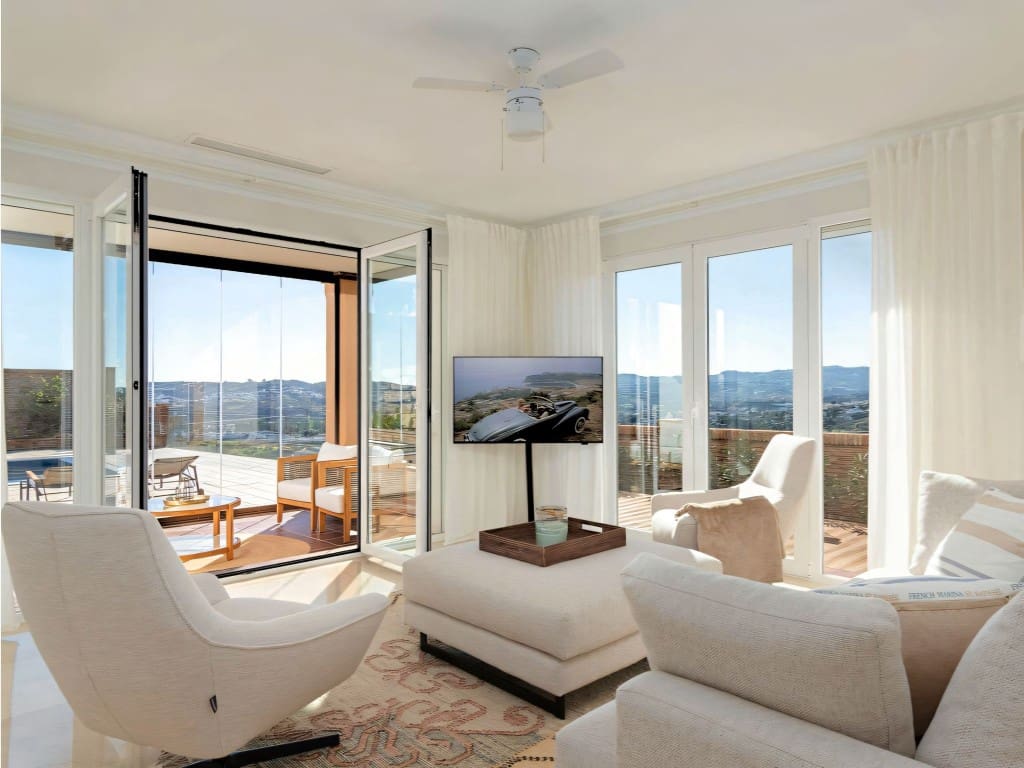 4 soveværelse Villa til salg i Mijas Costa med swimmingpool garage - € 1.430.000 (Ref: 9647553)