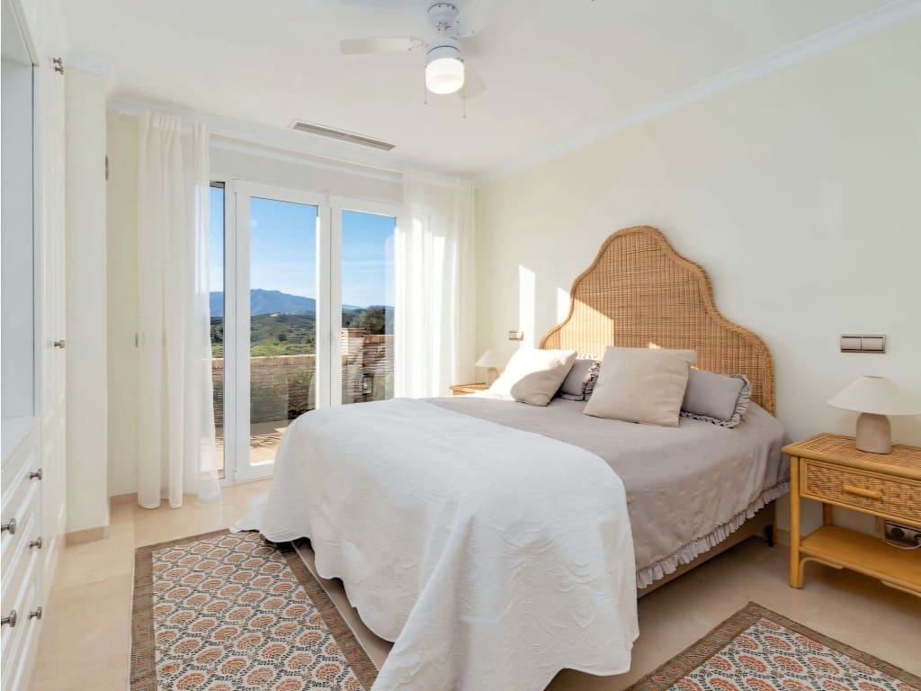 4 soveværelse Villa til salg i Mijas Costa med swimmingpool garage - € 1.430.000 (Ref: 9647553)