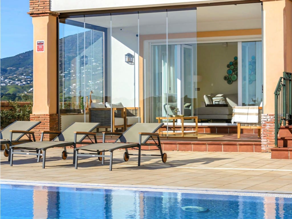 4 soveværelse Villa til salg i Mijas Costa med swimmingpool garage - € 1.430.000 (Ref: 9647553)