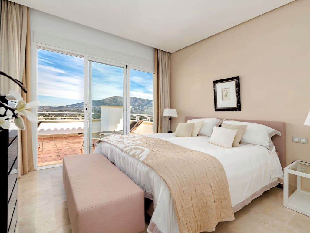 3 chambre Penthouse à vendre à La Cala de Mijas avec piscine - 540 000 € (Ref: 9651101)