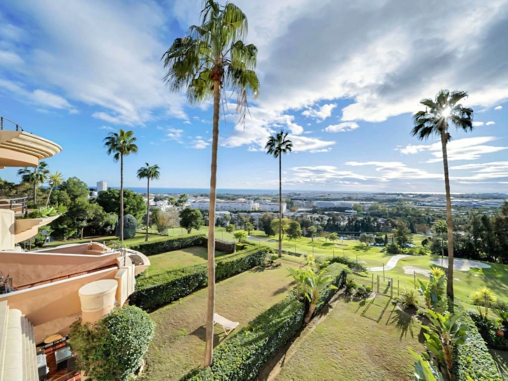 3 makuuhuone Huoneisto myytävänä paikassa Nueva Andalucia mukana uima-altaan - 1 650 000 € (Ref: 9651102)