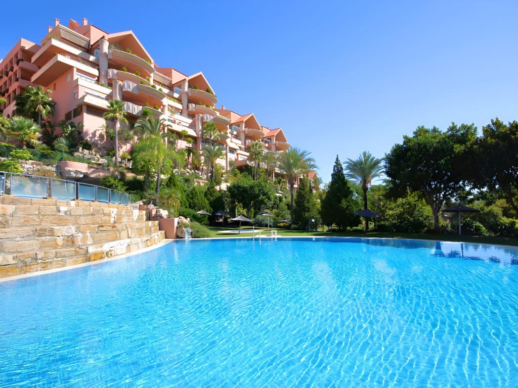 3 makuuhuone Huoneisto myytävänä paikassa Nueva Andalucia mukana uima-altaan - 1 650 000 € (Ref: 9651102)