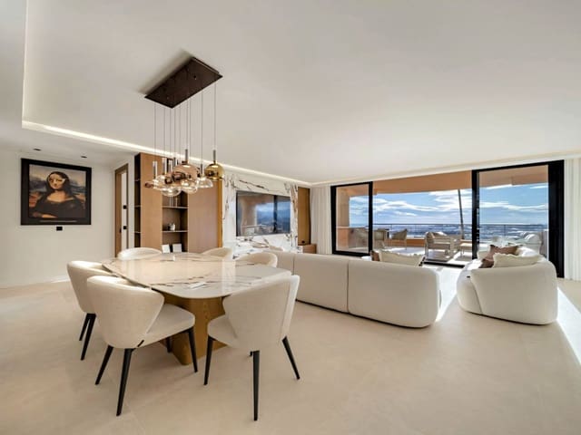 3 makuuhuone Huoneisto myytävänä paikassa Nueva Andalucia, Marbella mukana uima-altaan 
autotalli - 1 650 000 € (Ref: 9651102)