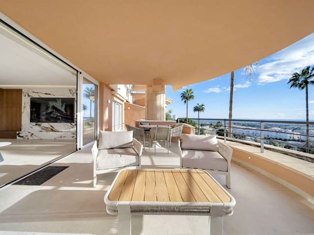 3 makuuhuone Huoneisto myytävänä paikassa Nueva Andalucia, Marbella mukana uima-altaan 
autotalli - 1 650 000 € (Ref: 9651102)