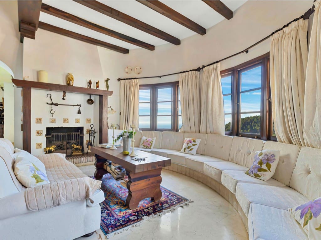 4 bedroom Villa for sale in Mijas with pool garage - € 1,399,000 (Ref: 9651105)