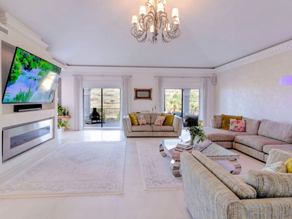 Chalet de 5 habitaciones en Benahavís en venta con piscina garaje - 2.750.000 € (Ref: 9655607)