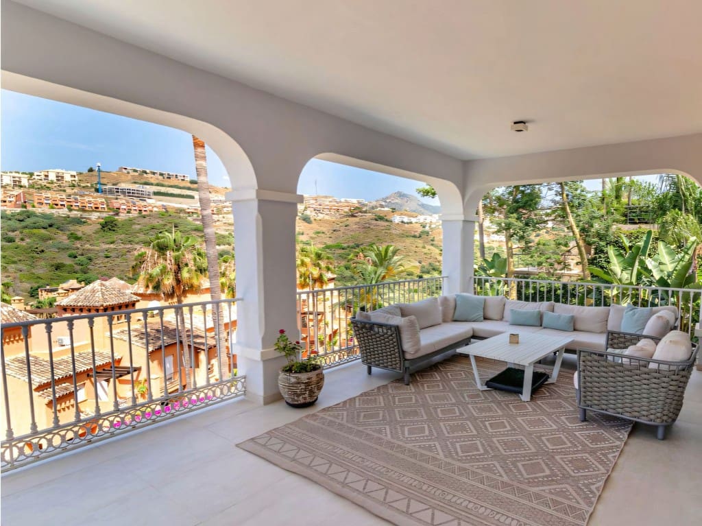 Chalet de 5 habitaciones en Benahavís en venta con piscina garaje - 2.750.000 € (Ref: 9655607)