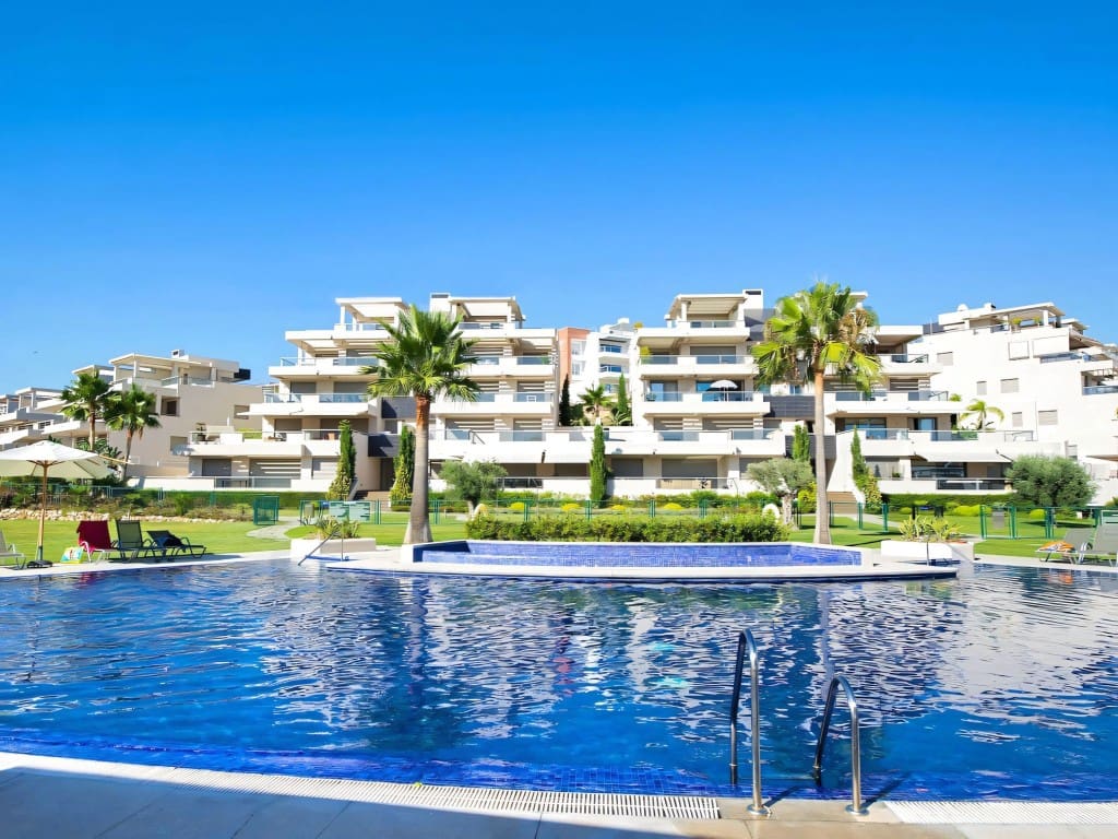 2 slaapkamer Appartement te koop in Benahavis met zwembad garage - € 679.000 (Ref: 9658187)