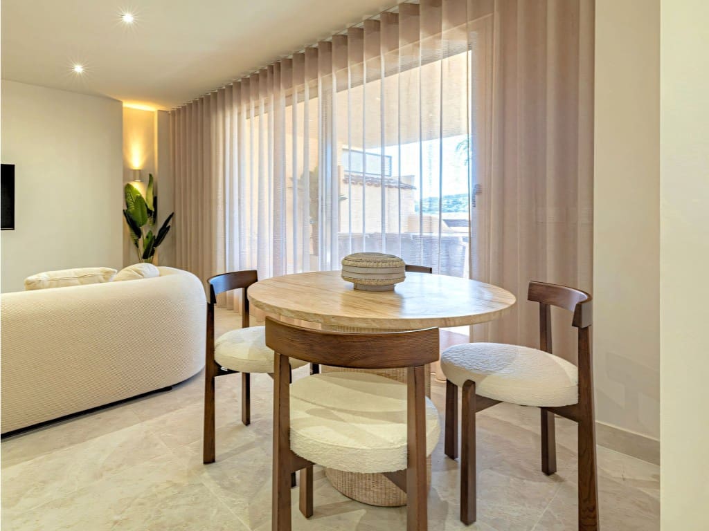 2 sovrum Lägenhet till salu i Benahavis med pool garage - 625 000 € (Ref: 9658188)