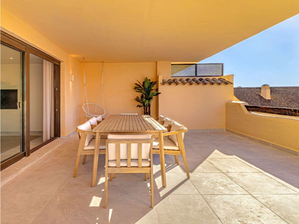 2 sovrum Lägenhet till salu i Benahavis med pool garage - 625 000 € (Ref: 9658188)