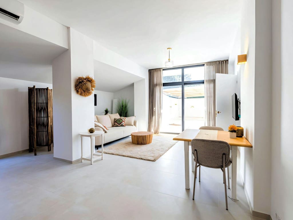 3 soveværelse Villa til salg i Estepona med swimmingpool - € 1.395.000 (Ref: 9660797)