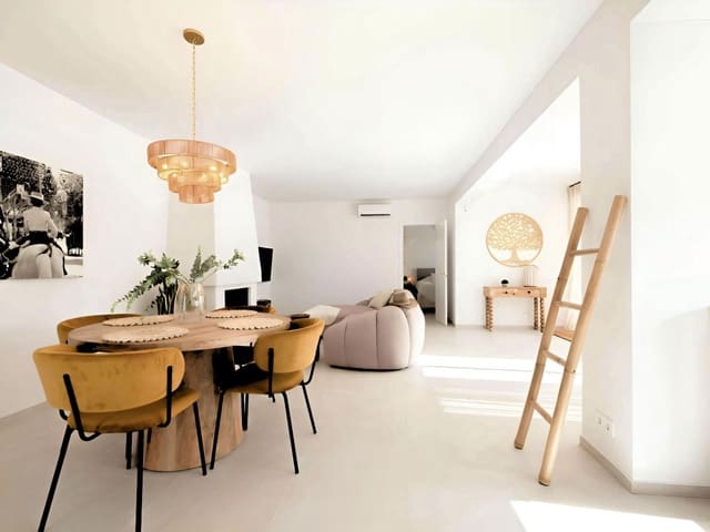 3 soveværelse Villa til salg i Estepona med swimmingpool - € 1.395.000 (Ref: 9660797)