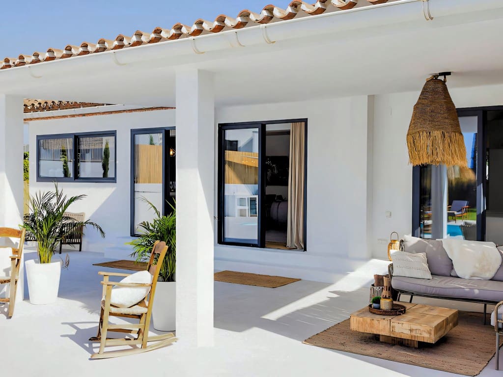 3 soveværelse Villa til salg i Estepona med swimmingpool - € 1.395.000 (Ref: 9660797)