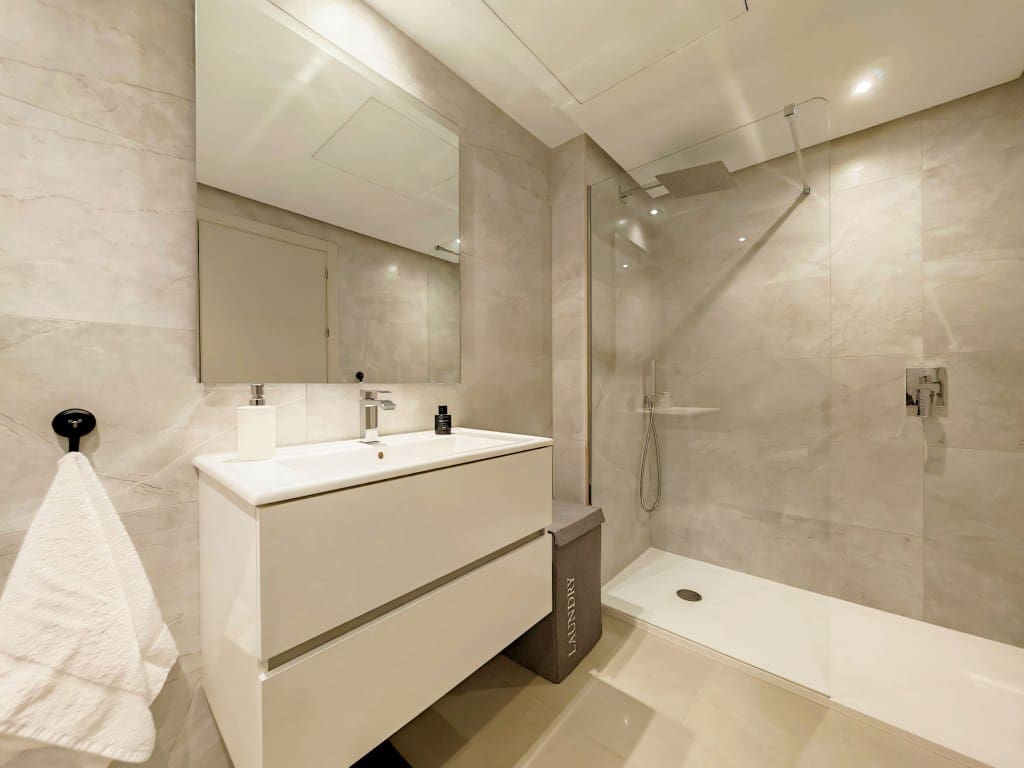 3 sypialnia Penthouse na sprzedaż w La Cala de Mijas z basenem garażem - 725 000 € (Ref: 9665787)