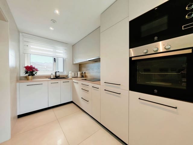 3 sypialnia Penthouse na sprzedaż w La Cala de Mijas, Mijas z basenem garażem - 725 000 € (Ref: 9665787)