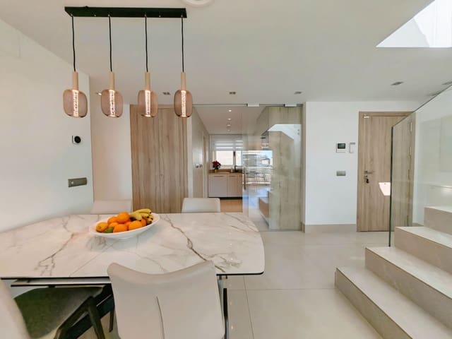 3 sypialnia Penthouse na sprzedaż w La Cala de Mijas, Mijas z basenem garażem - 725 000 € (Ref: 9665787)