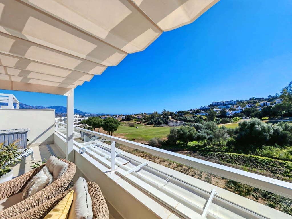 3 sypialnia Penthouse na sprzedaż w La Cala de Mijas z basenem garażem - 725 000 € (Ref: 9665787)