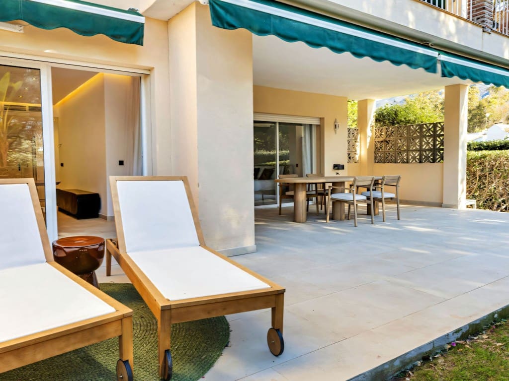 3 bedroom Apartment for sale in Nueva Andalucia with pool garage - € 699,000 (Ref: 9665788)