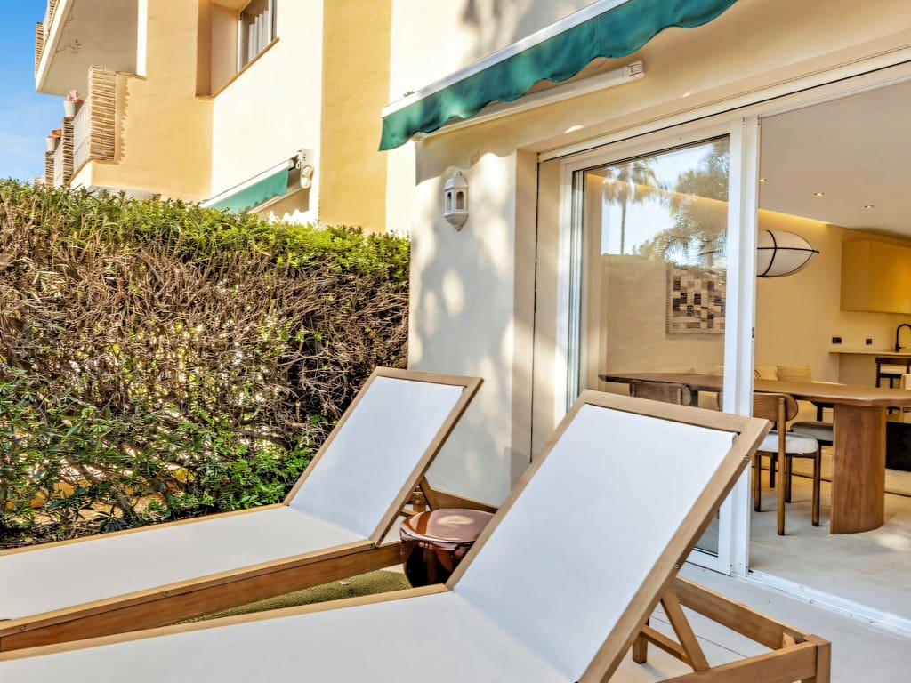 3 bedroom Apartment for sale in Nueva Andalucia with pool garage - € 699,000 (Ref: 9665788)