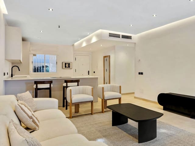 3 bedroom Apartment for sale in Nueva Andalucia, Marbella with pool garage - € 699,000 (Ref: 9665788)