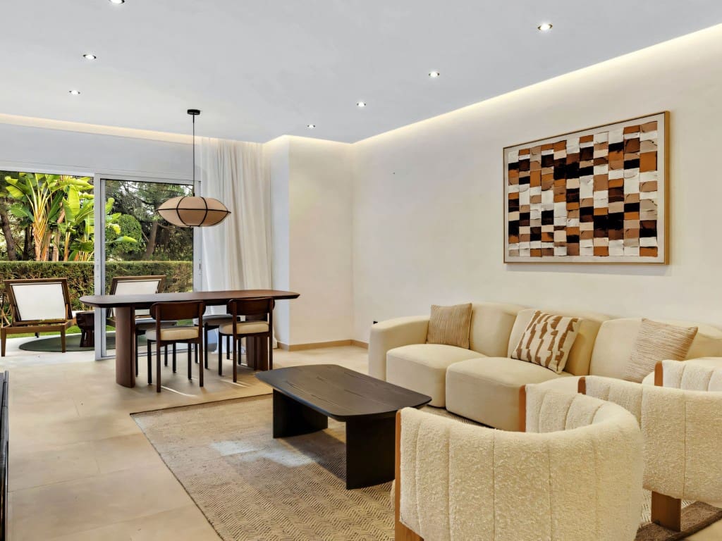 3 bedroom Apartment for sale in Nueva Andalucia with pool garage - € 699,000 (Ref: 9665788)