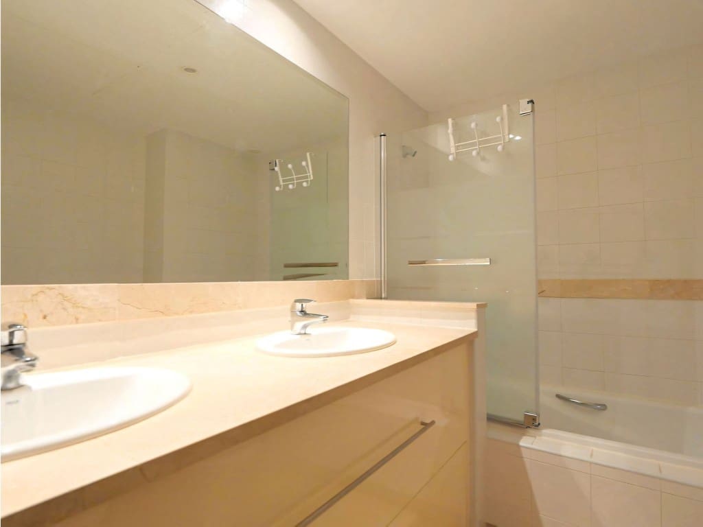 2 slaapkamer Appartement te koop in Calahonda met zwembad garage - € 369.920 (Ref: 9665789)