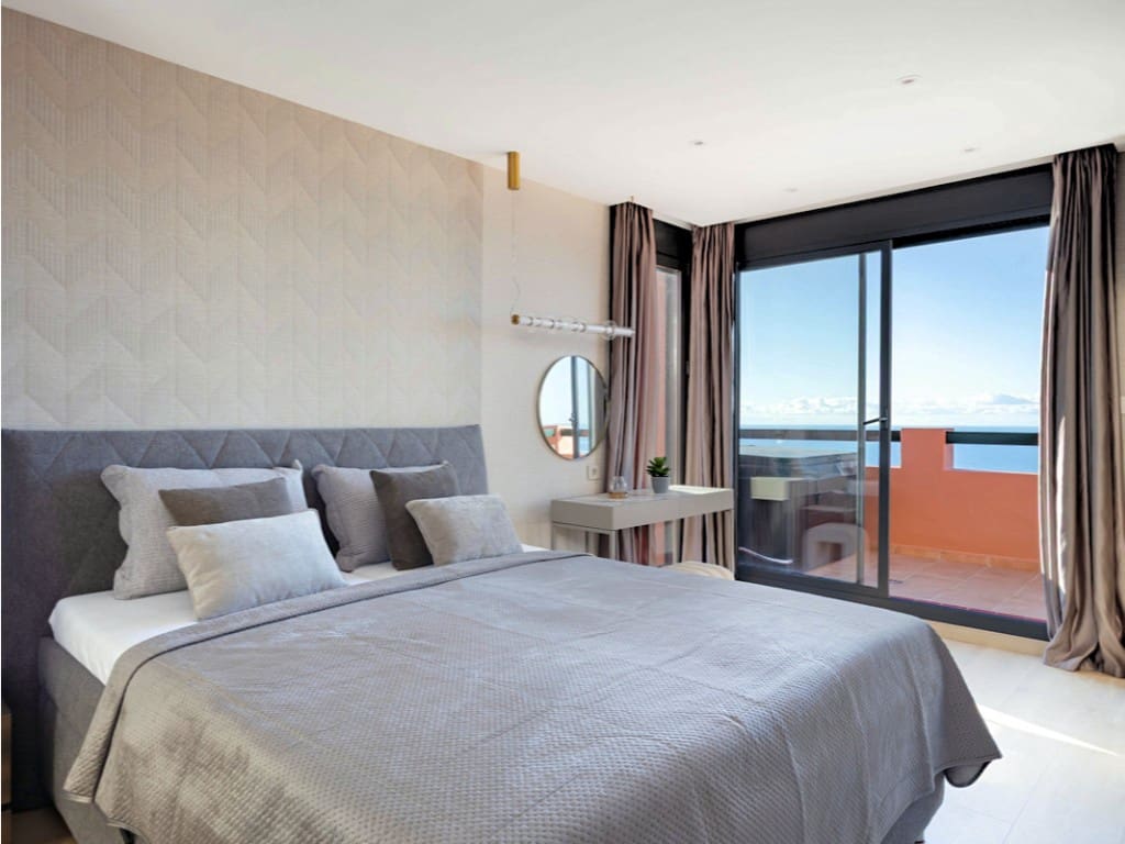 3 sovrum Lägenhet till salu i Calahonda med pool garage - 1 350 000 € (Ref: 9665790)