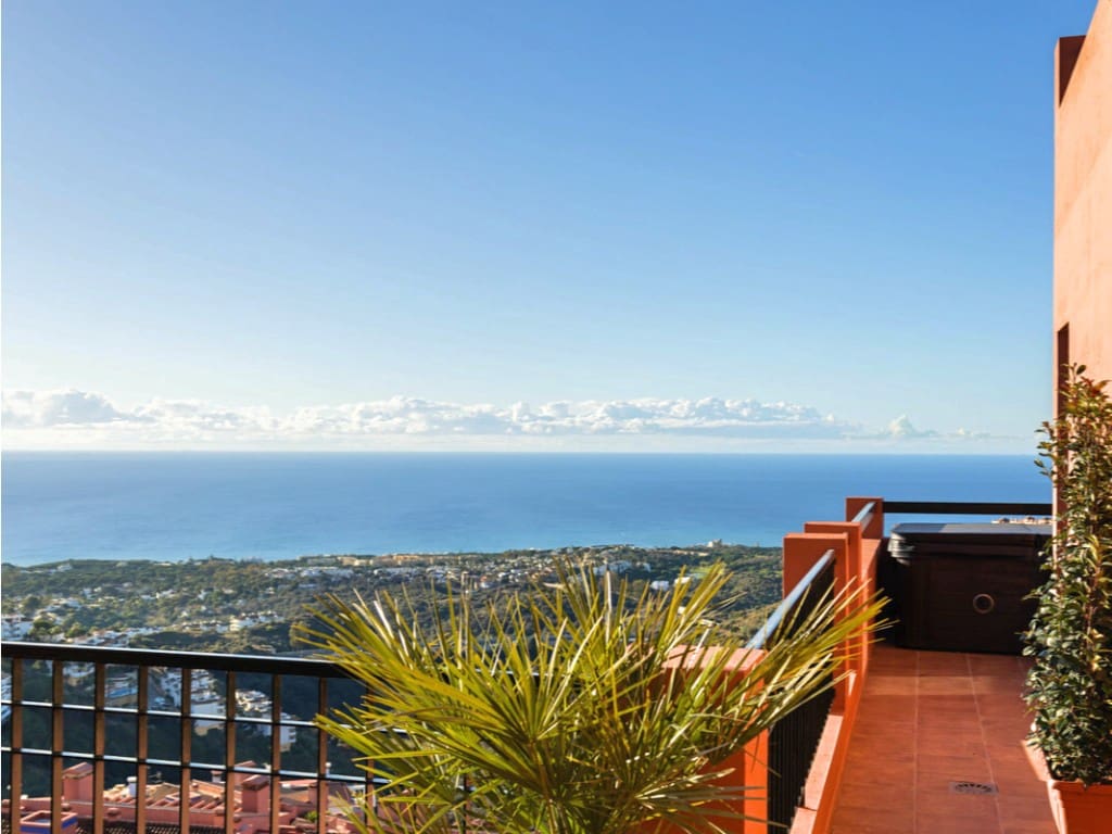 3 sovrum Lägenhet till salu i Calahonda med pool garage - 1 350 000 € (Ref: 9665790)