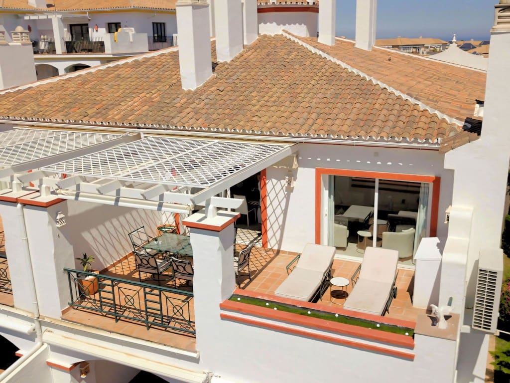 2 bedroom Penthouse for sale in Mijas Costa with pool garage - € 469,000 (Ref: 9665791)