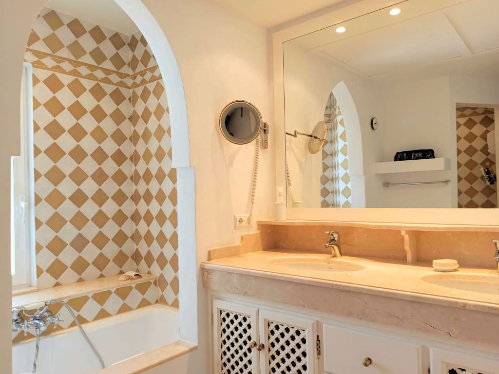 2 bedroom Penthouse for sale in Mijas Costa with pool garage - € 469,000 (Ref: 9665791)